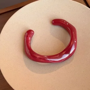 Bracelets manchette en acrylique SEVERINE